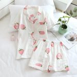 Pyjama d’été manches courtes avec imprimé fraises pour femmes