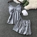 pyjama sexy gris en dentelle